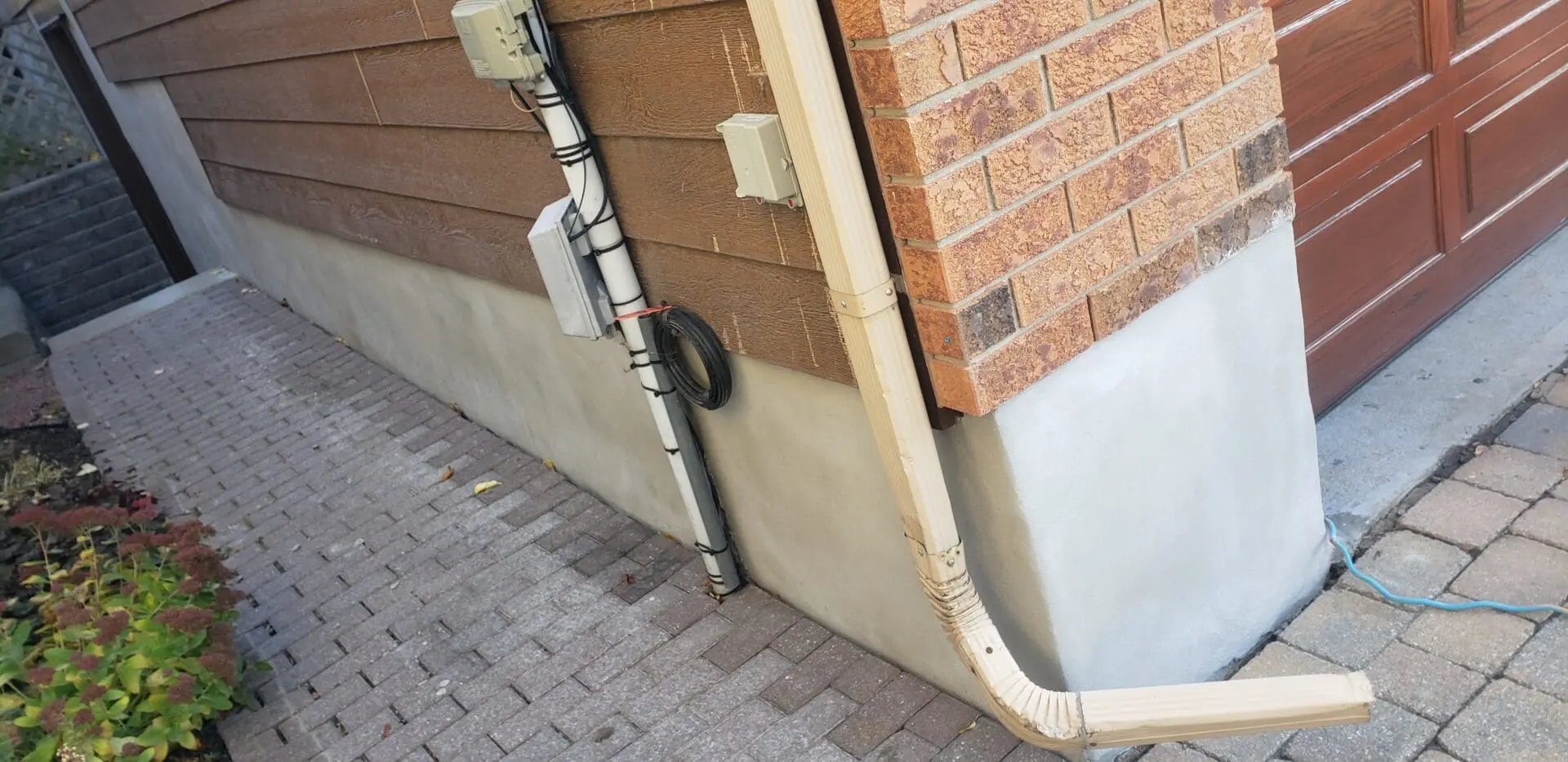 A newly cemented wall made of bricks